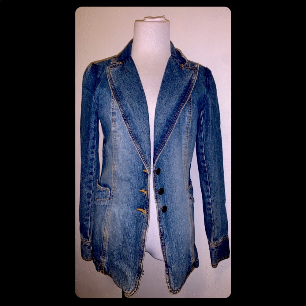Denim suit fitting jacket